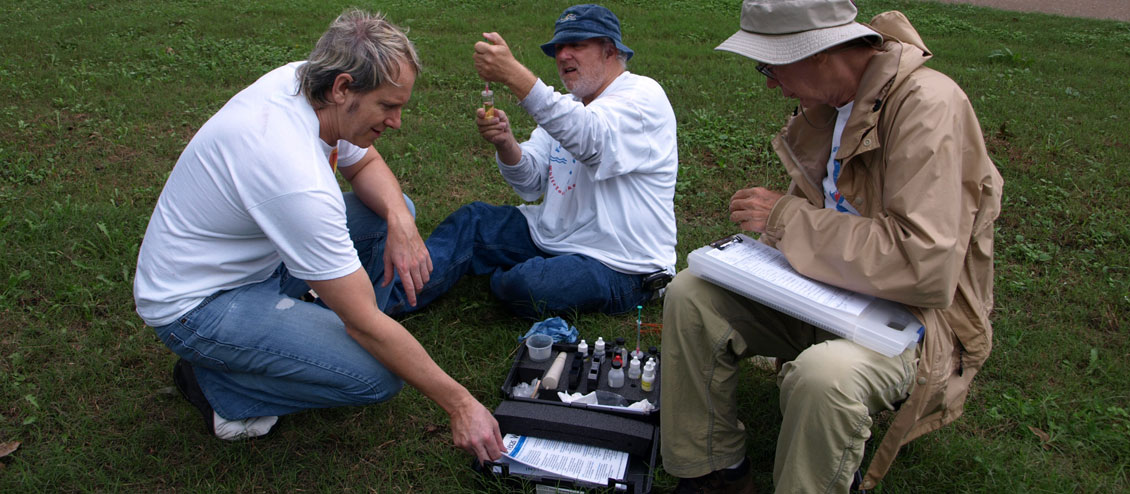Volunteers monitor dissolved oxygen content in White Rock Creek Volunteers monitor dissolved oxygen content in White Rock Creek
